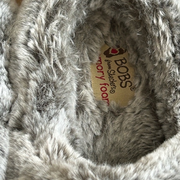 Skechers Women's Keepsakes-Ice Angel cable knit Slipper - Picture 3 of 3